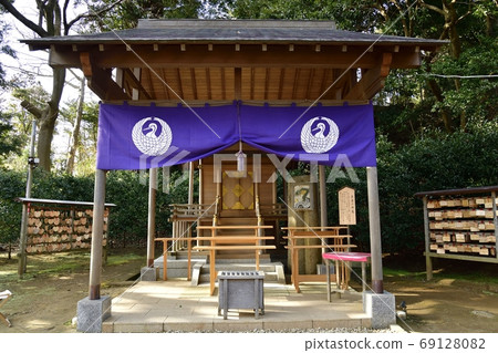 Kamakura Kuzuharaoka Shrine Main Hall 69128082