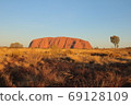 Uluru 69128109