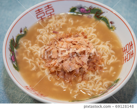 Instant Katsutakeshi Ramen in Kagoshima Ibusuki. 69128148