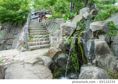水隨著樓梯回升到鳥羽[Nawate-dori Shopping Street] 69128334