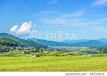 Autumn image of rural scenery of Yosano, Kyoto Prefecture 69129620