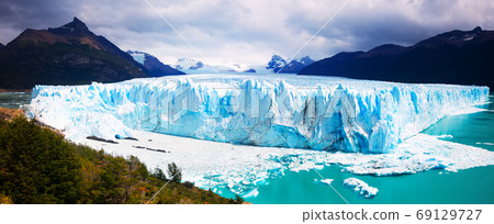 Panorama of glacier Perito Moreno, southeast of Argentina 69129727