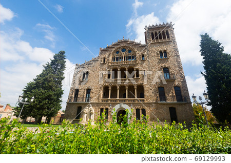 Asilo del Santo Cristo, Igualada 69129993