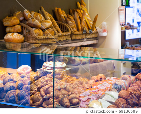 Spanish bakery 69130599