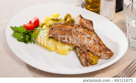 mackerel, potatoes, fish 69131075