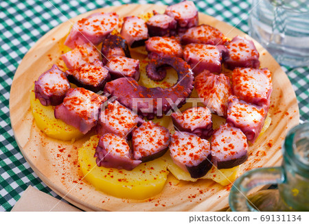 Pulpo a la gallega Pulpo a la gallega 69131134
