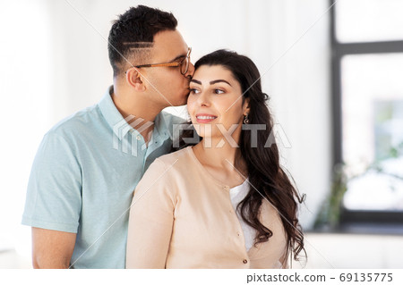 happy couple at home 69135775