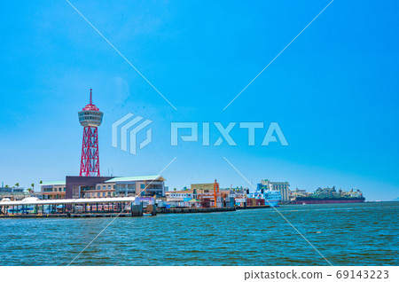 View of the summer blue sky and Bayside Place Hakata [Fukuoka City] 69143223