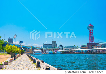 View of the summer blue sky and Bayside Place Hakata [Fukuoka City] 69143224