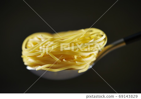 意大利面麵條辣椒 意大利面麵條辣椒 69143829