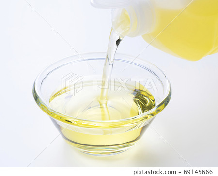 Salad oil 69145666