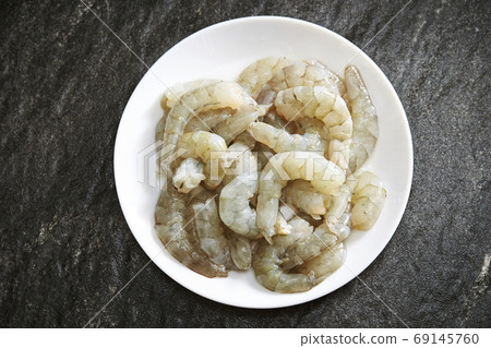 Raw Panamai shrimp ingredients cooking image 69145760