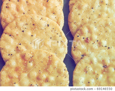 Up black pepper rice cracker 69146550