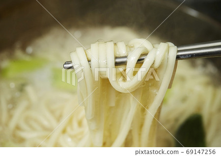 邊做飯邊贊岐烏冬面 邊做飯邊贊岐烏冬面 69147256
