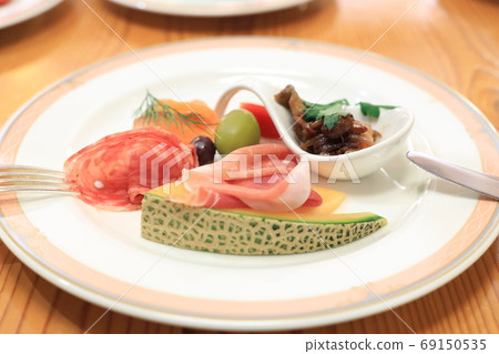 美味的意大利開胃拼盤 美味的意大利開胃拼盤 69150535