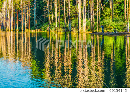 台灣高山湖泊-水漾森林 藍天倒影 69154145