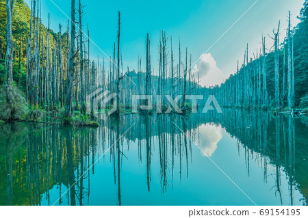 Taiwan's mountain lake-water ripples forest blue sky reflection Taiwan's mountain lake-water ripples forest blue sky reflection 69154195
