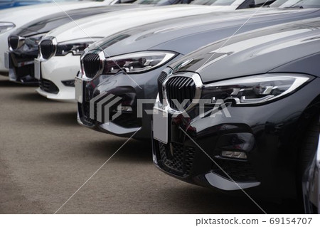 Cars that line up with dealers, imported cars, BMW Cars that line up with dealers, imported cars, BMW 69154707