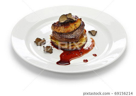 Rossini style of beef tenderloin Rossini style of beef tenderloin 69156214