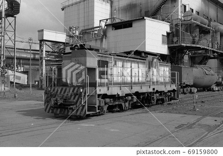 Diesel locomotive working at a steel mill 69159800