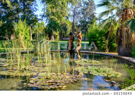 Jardines del Real, Walk in-between trees - Viveros Valencia, near old dry riverbed of the River Turia 69159849