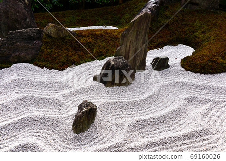 Zuihoin Solitary Garden 69160026