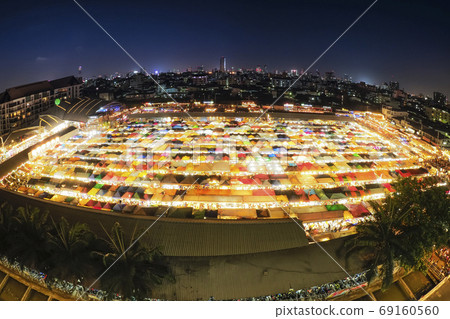 泰國曼谷拉差達鐵路市場火車夜市拉差達，BKK 69160560
