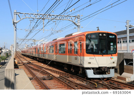 9300 series trains near Hanshin Kouen Station 69163004