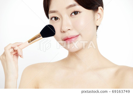 美麗,年輕的女人 美麗,年輕的女人 69163749