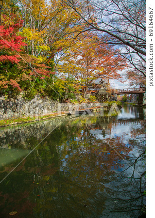 Autumn leaves of Hatchobori, Omihachiman City, Shiga Prefecture Autumn leaves of Hatchobori, Omihachiman City, Shiga Prefecture 69164667