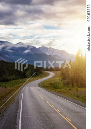 Beautiful View of a scenic road in the Northern Rockies 69165253