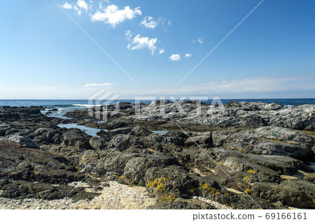 從鹿兒島屋久島的珊瑚海灘沙灘上看到的九chin 69166161