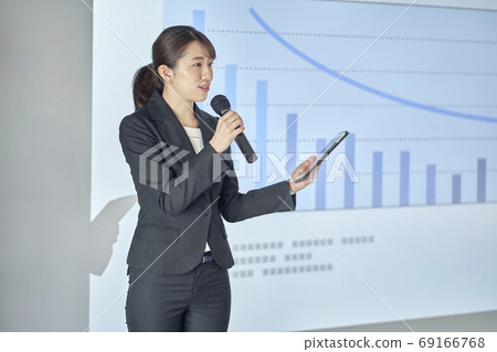 Seminar Female teacher 69166768