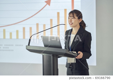 Seminar Female teacher 69166790