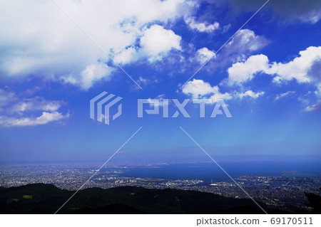 Between Hyogo Rokko Hanshin and Osaka Bay (from the summit of Rokko, summer) Between Hyogo Rokko Hanshin and Osaka Bay (from the summit of Rokko, summer) 69170511