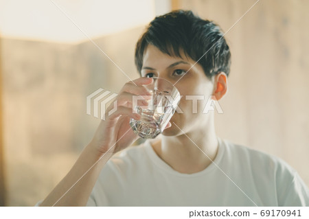 water, gents, male 69170941
