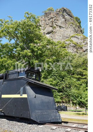 Snow shovel key 100 type (282) and panoramic rock 69173382