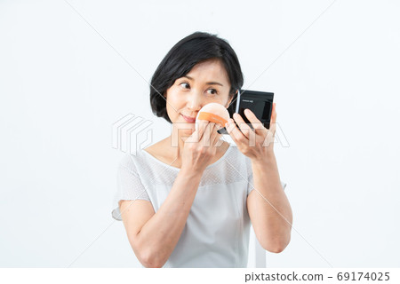 女高管酒精消毒 69174025