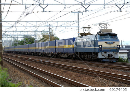EF6627 container freight train on the Tokaido Main Line EF6627 container freight train on the Tokaido Main Line 69174405