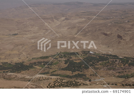[約旦]馬達巴（Madaba）和尼波山（Mount Nebo）的空曠視野 69174901