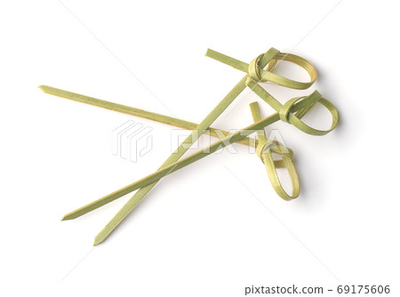 Top view of bamboo knot cocktail sticks 69175606