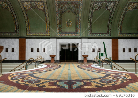 Traditional bath with swimming pool 69176316