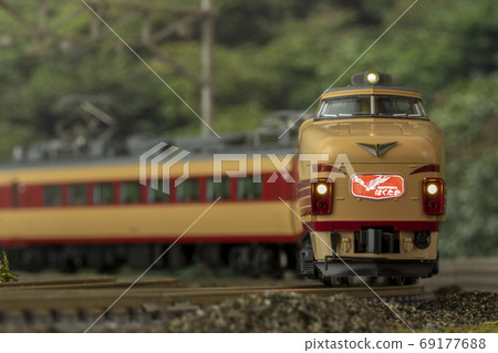 火車模型系列489白高 69177688