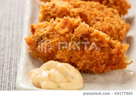 Oyster fly up. Oyster fly up. 69177985