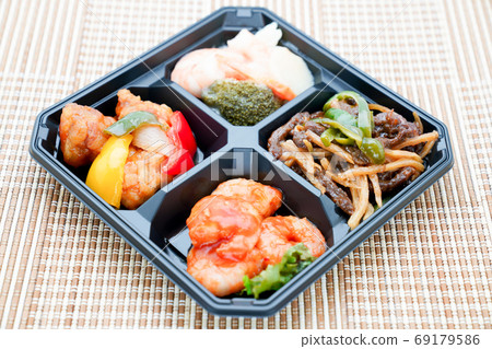 4 kinds of Chinese lunch 69179586