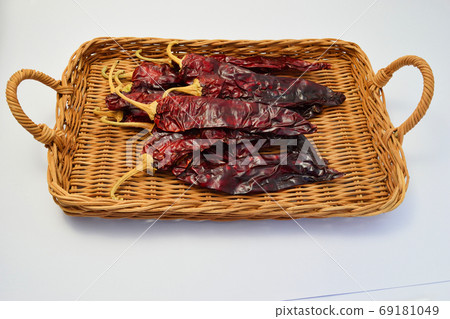 Mexican pepper Cile Guajojo (white background) Mexican pepper Cile Guajojo (white background) 69181049