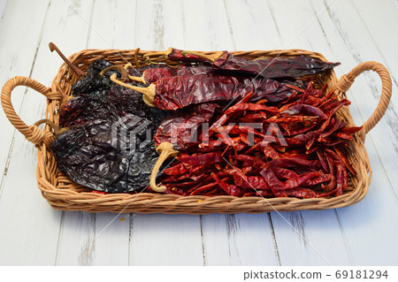 Mexican pepper Cile Guajojo, Cile Ancho and Cile de Arbol 69181294