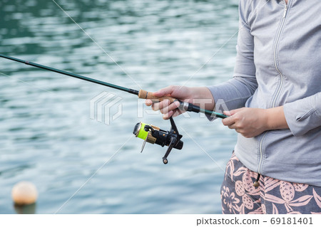 釣魚的女人的手 釣魚的女人的手 69181401