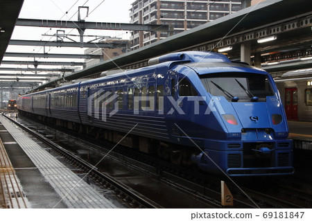 Limited Express Sonic (Hakata ⇔ Oita-Saiki) 69181847