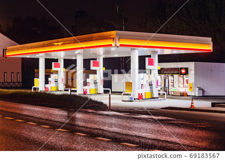 Night view of the territory of the gas station. 69183567